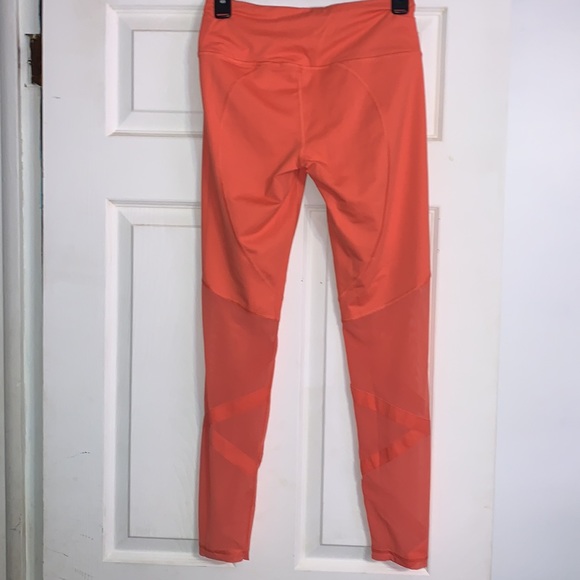 Victoria’s Secret Orange Coral Total Knockout Sport Leggings - Picture 4 of 8